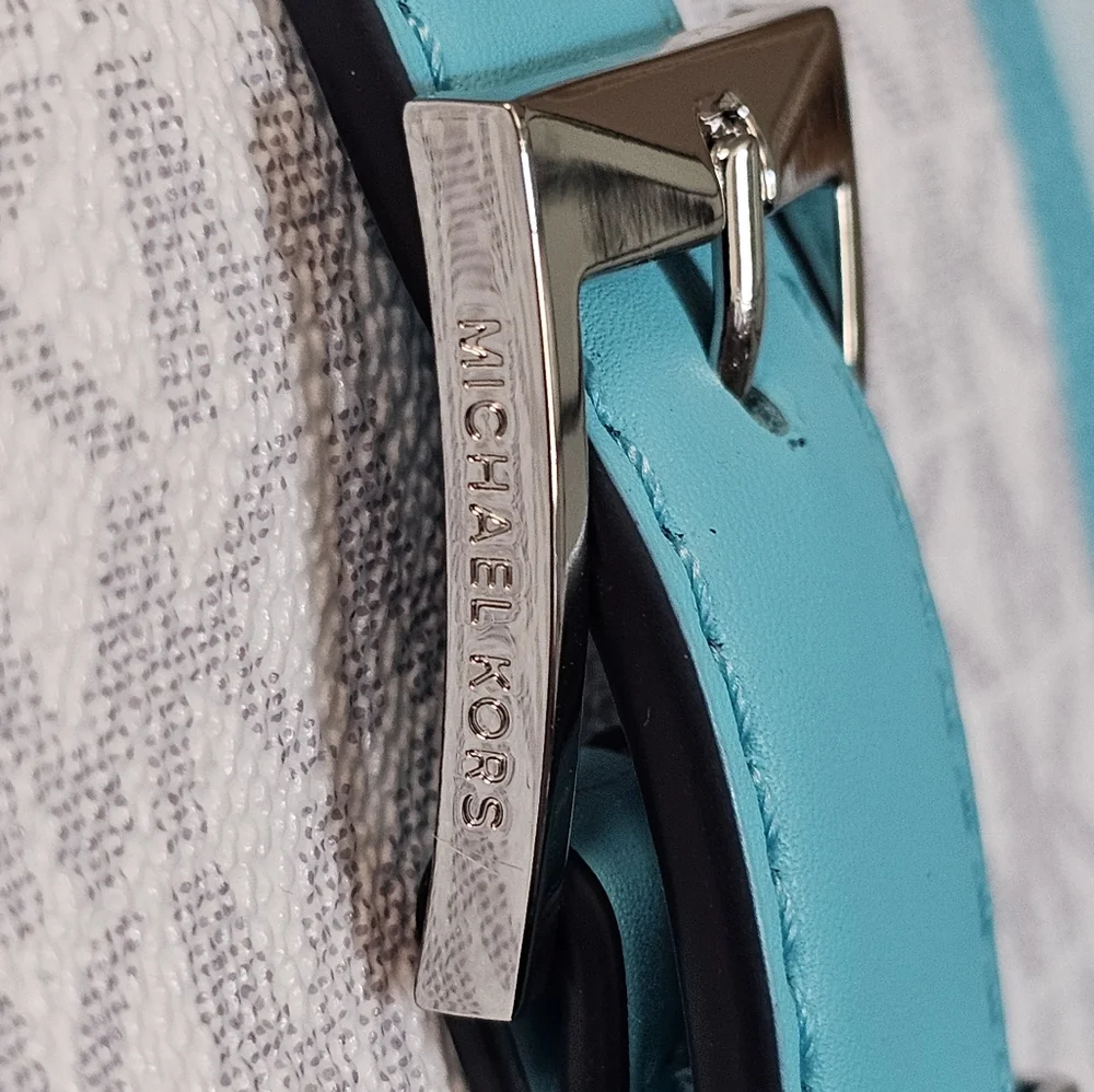 Authentic Michael Kors Weekender Ocean Blue. - Picture 8 of 12